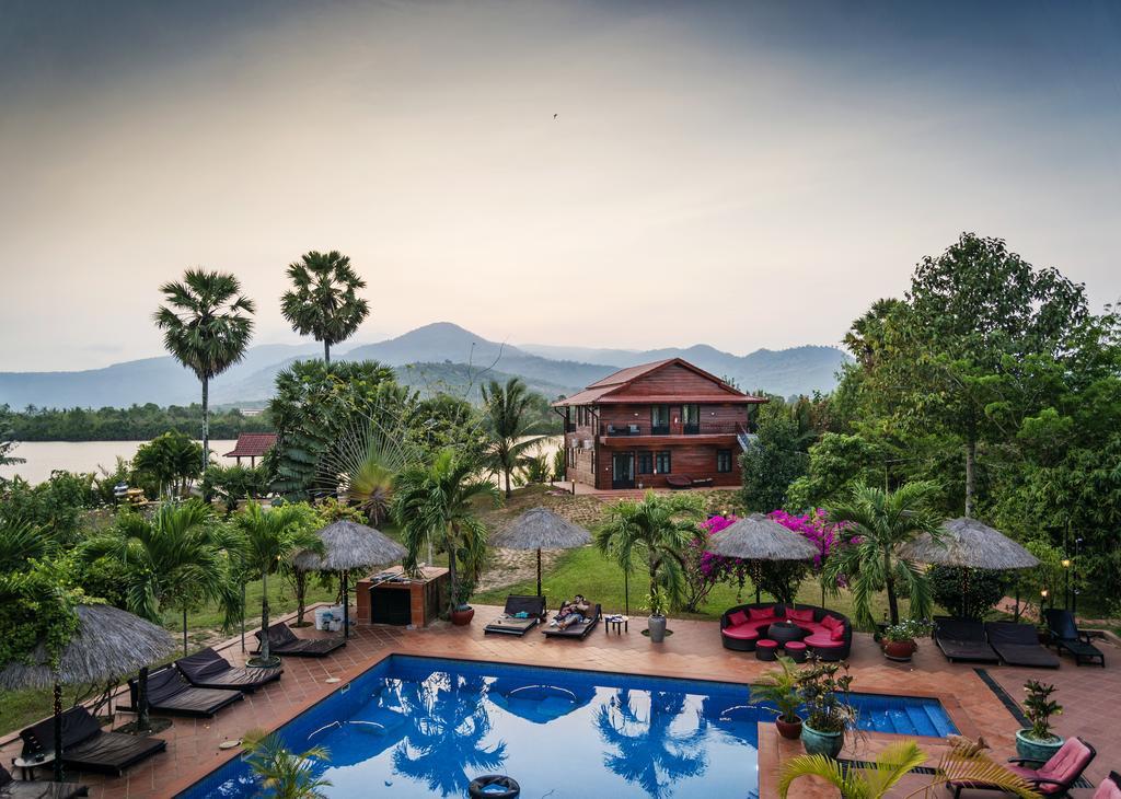 Villa Vedici Kampot Esterno foto